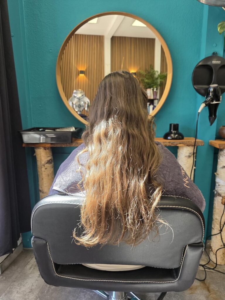 Instagram post from friseurparis. This post is in position 5.
